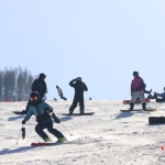 万龙滑雪场23日开板迎客 成华北今雪季首个运营大型户外雪场